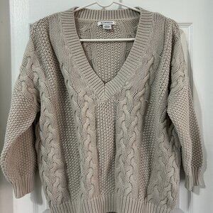 Glamorous v-neck cable knit sweater, S (labeled as XS)